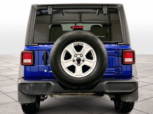 Used 2018 Jeep Wrangler Sport S image 4