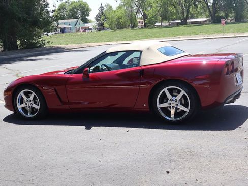 Used 2006 Chevrolet Corvette Convertible w/ Preferred Equipment Group RWD image 8