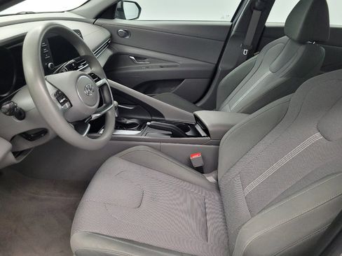 Used 2023 Hyundai Elantra SE FWD image 17