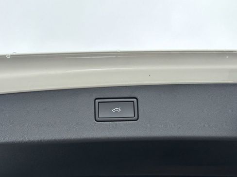New 2026 Volkswagen Tiguan SE R-Line FWD image 16