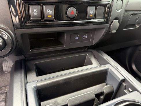 Used 2021 Nissan Titan PRO-4X image 23