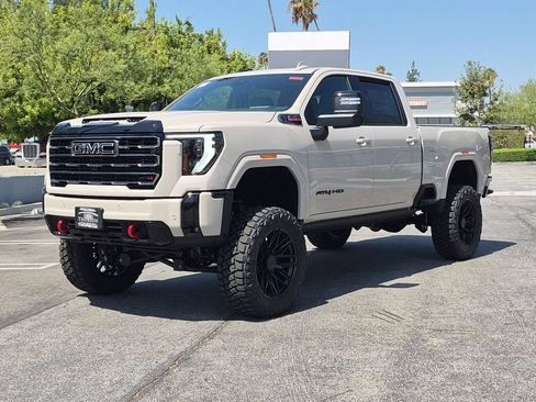 New 2026 GMC Sierra 2500 AT4 w/ AT4 Premium Plus Package AWD/4WD image 9