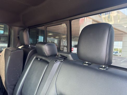 Used 2023 Ford F150 Lariat AWD/4WD image 5