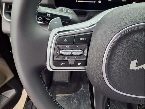 New 2026 Kia Carnival EX image 11