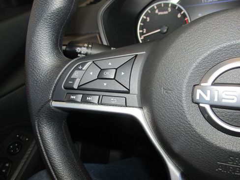 Used 2024 Nissan Altima 2.5 SV image 16