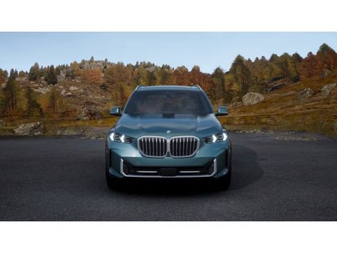New 2026 BMW X5 xDrive50e image 3