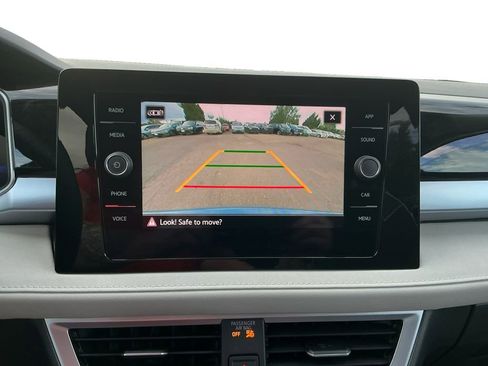 New 2025 Volkswagen Taos SE image 17