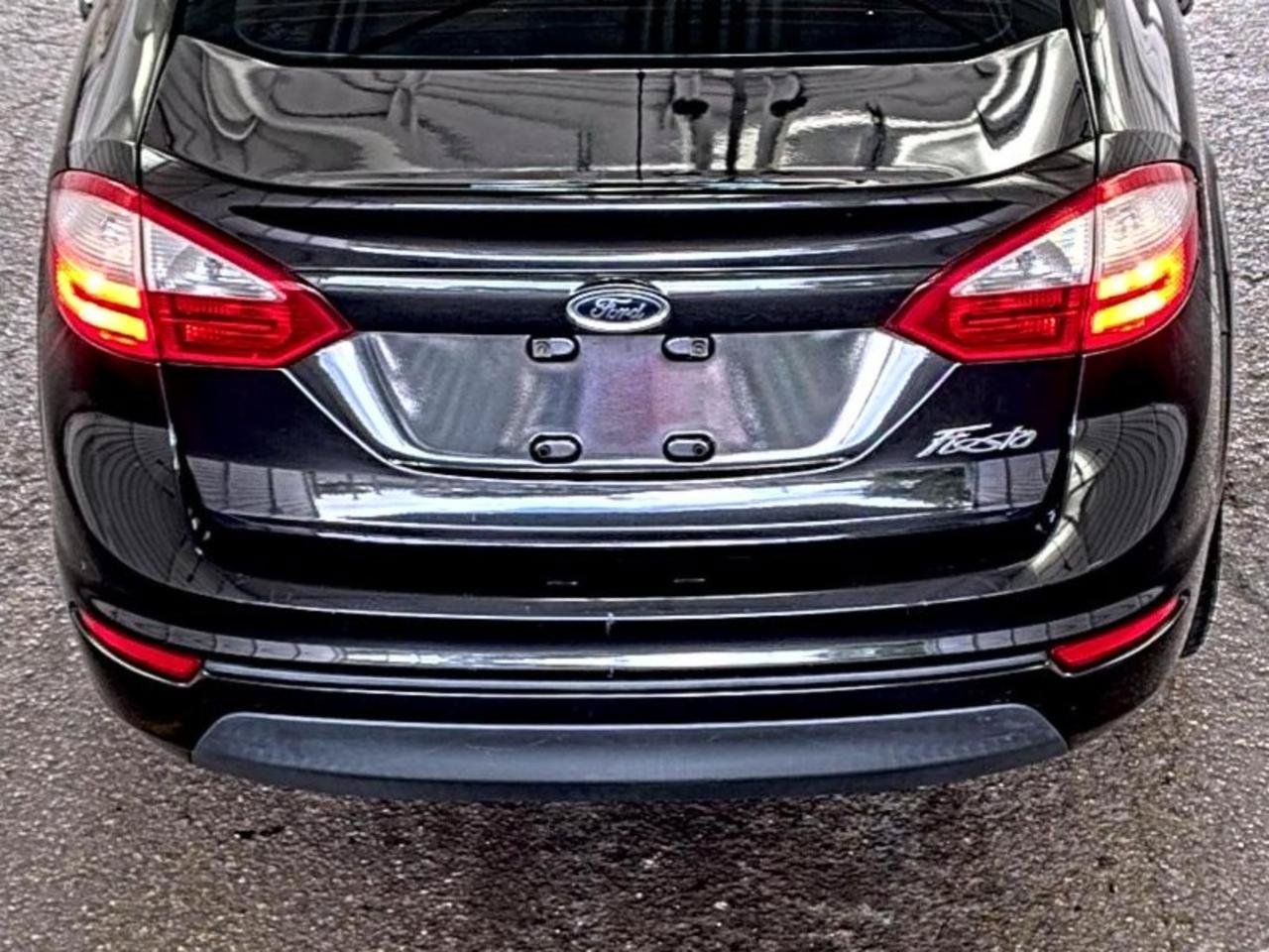 Used 2015 Ford Fiesta S FWD image 10
