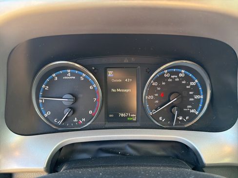 Used 2018 Toyota RAV4 Limited image 23