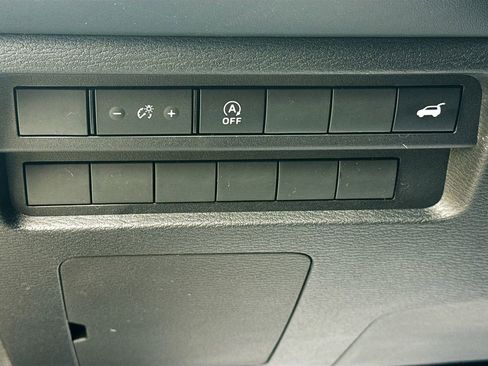 New 2026 Mitsubishi Outlander SE image 10