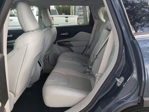 Used 2022 Jeep Cherokee Latitude Lux image 14