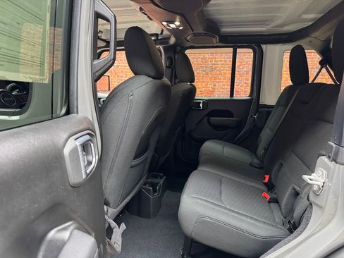 Used 2022 Jeep Wrangler Unlimited Sport AWD/4WD image 25