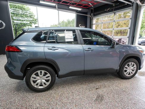 Used 2024 Toyota Corolla Cross L FWD image 4