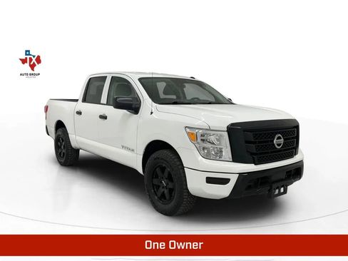Used 2020 Nissan Titan S image 1