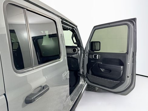 Used 2023 Jeep Wrangler Unlimited w/ Sun & Screen Package AWD/4WD image 30