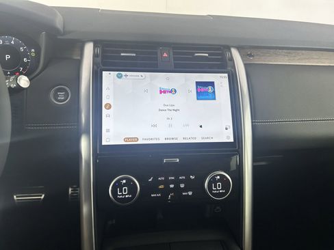 New 2025 Land Rover Discovery Dynamic SE image 21