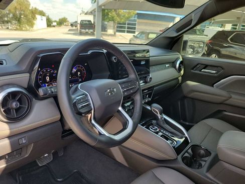 Used 2023 Chevrolet Colorado ZR2 w/ ZR2 Convenience Package III image 2