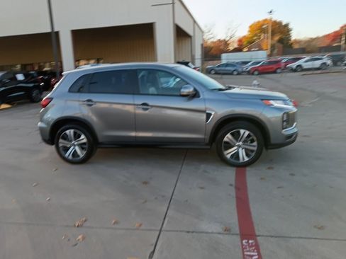 Used 2025 Mitsubishi Outlander Sport SE image 7
