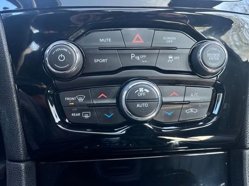 Used 2023 Chrysler 300 S image 10