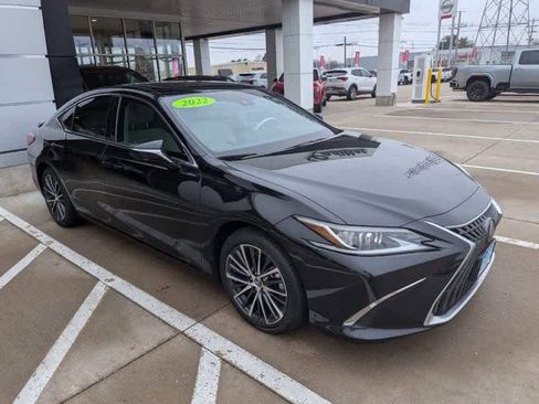 Used 2022 Lexus ES 300h image 1
