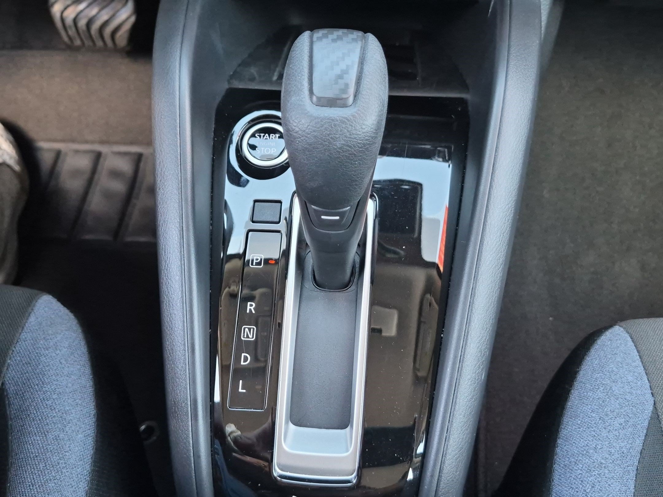 Used 2025 Nissan Versa SV w/ Trunk Package FWD image 26