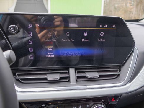 New 2026 Chevrolet Trax LT w/ Driver Confidence Package image 16