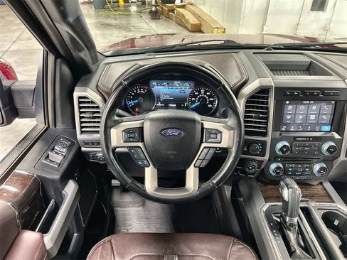 Used 2017 Ford F150 Platinum w/ Equipment Group 701A Luxury image 17