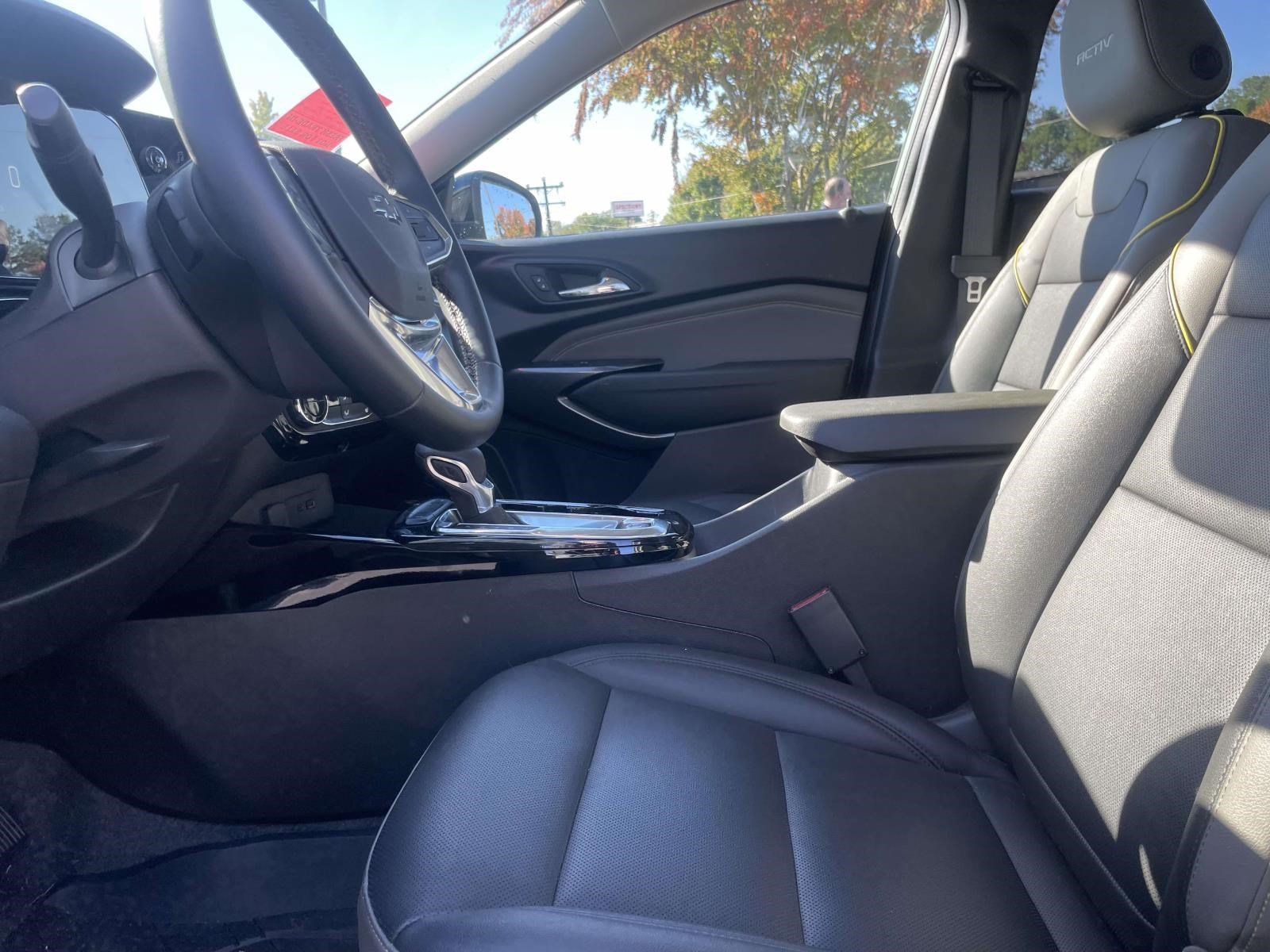 Used 2026 Chevrolet Trax ACTIV w/ Sunroof Package FWD image 14