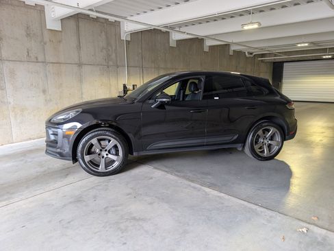 Used 2025 Porsche Macan image 2