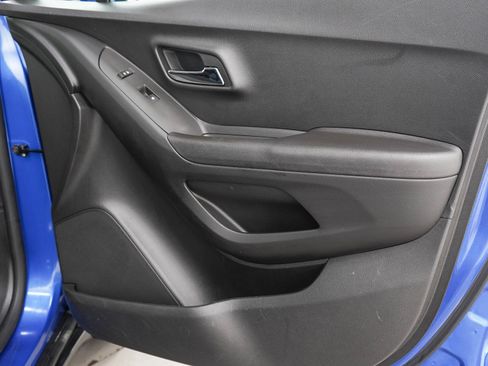 Used 2015 Chevrolet Trax LT FWD image 11