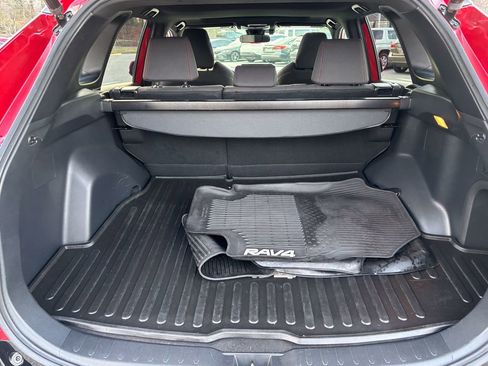 Certified 2021 Toyota RAV4 SE image 46