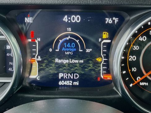 Used 2018 Jeep Wrangler Unlimited Sahara AWD/4WD image 8