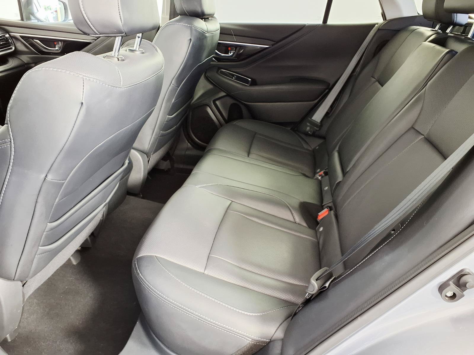 Certified 2025 Subaru Outback Limited AWD/4WD image 8