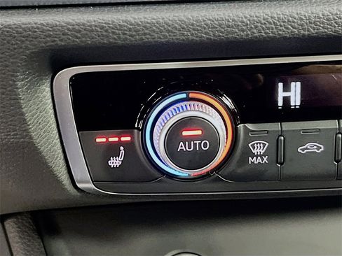 Used 2024 Audi Q3 2.0T Premium w/ Convenience Package image 20