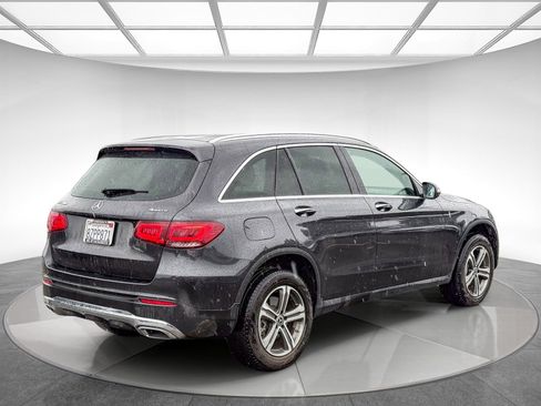 Used 2022 Mercedes-Benz GLC 300 4MATIC image 3