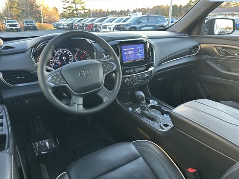 Certified 2023 Chevrolet Traverse Premier w/ Redline Edition image 7
