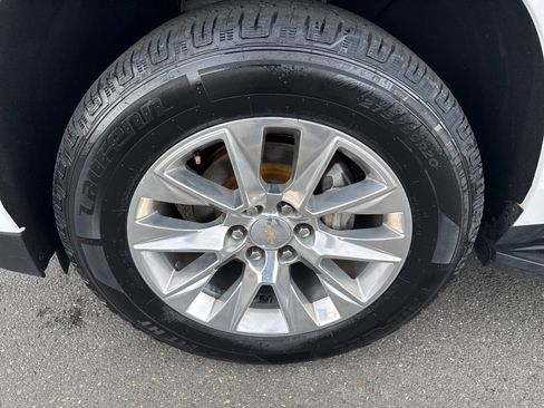 Used 2023 Chevrolet Suburban Premier image 11