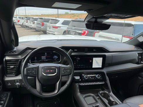 Used 2024 GMC Sierra 1500 AT4 w/ AT4 Preferred Package AWD/4WD image 3