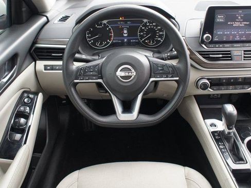 Used 2023 Nissan Altima 2.5 SV image 5