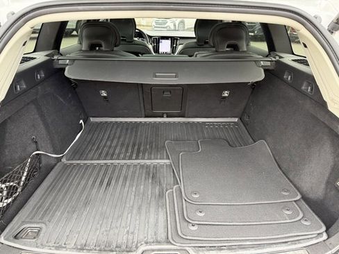 Used 2022 Volvo V60 T5 Cross Country w/ Advanced Package image 44