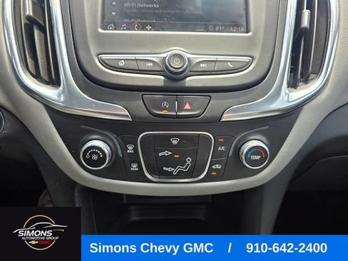 Used 2022 Chevrolet Equinox LT FWD image 24