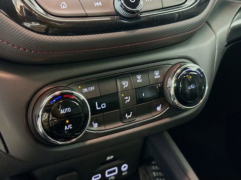 Used 2021 Chevrolet TrailBlazer RS w/ Technology Package image 17