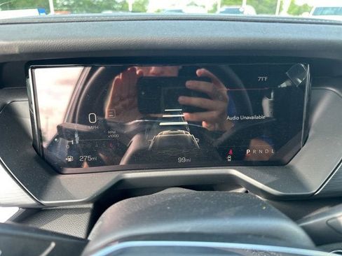 New 2025 GMC Acadia Elevation image 35