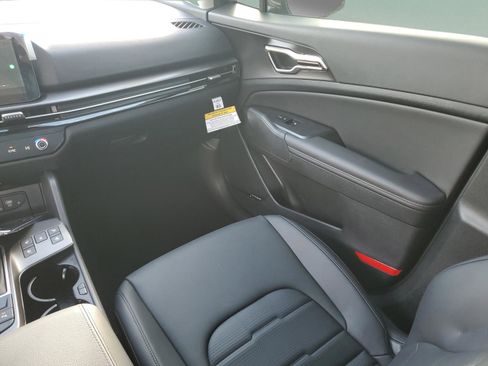 New 2026 Kia Sportage SX FWD image 22