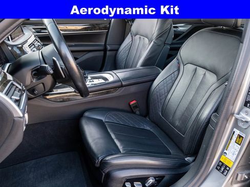 Used 2020 BMW 750i xDrive w/ Executive Package image 16