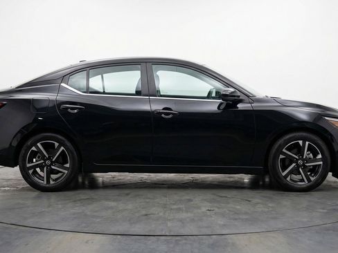 Used 2025 Nissan Sentra SV image 11