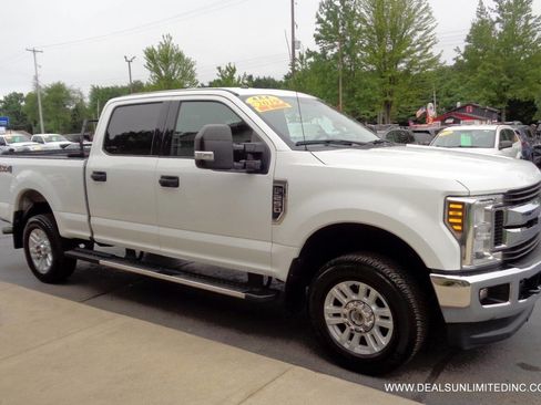 Used 2019 Ford F250 XLT w/ XLT Value Package image 2