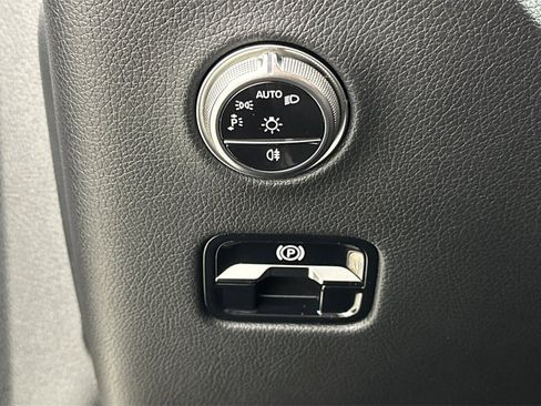 Certified 2026 Mercedes-Benz GLC 300 4MATIC image 31