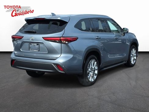 Used 2020 Toyota Highlander Limited image 5