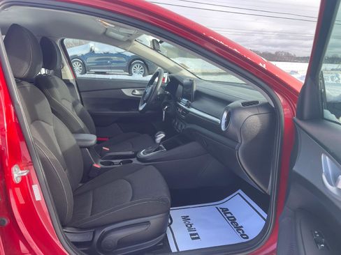 Used 2023 Kia Forte LXS image 9